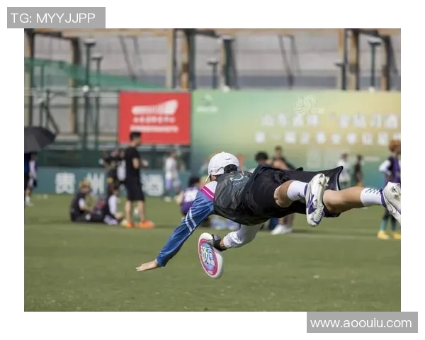 武汉飞盘队与深圳飞盘队赛后复盘速度对比分析与战术探讨